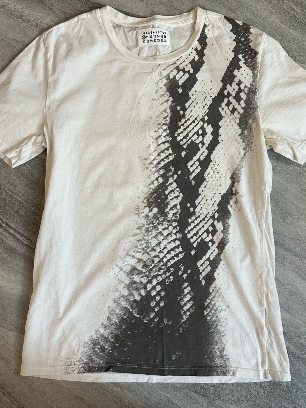 Maison Martin Margiela 2011 t-shirt Size 10 - Picture 6 of 6